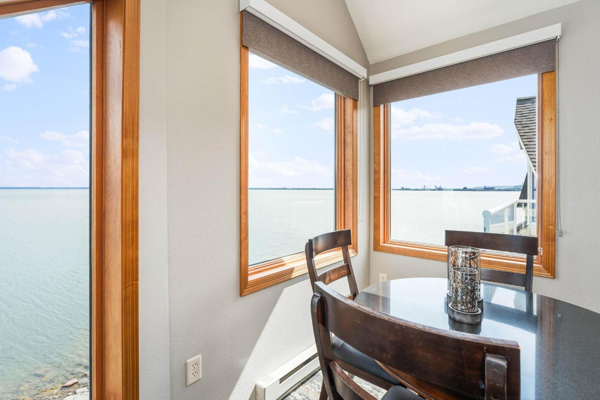 Beacon Pointe On Lake Superior Duluth Exterior photo