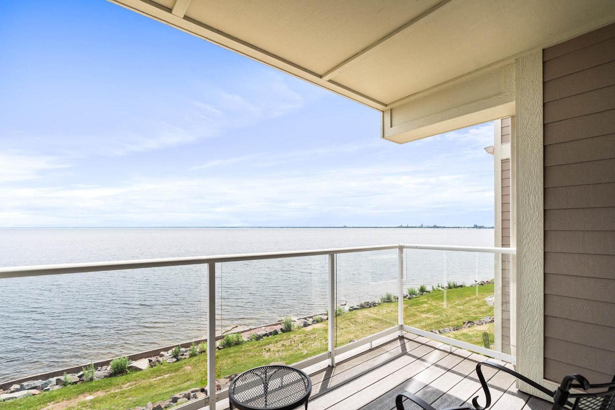 Beacon Pointe On Lake Superior Duluth Exterior photo