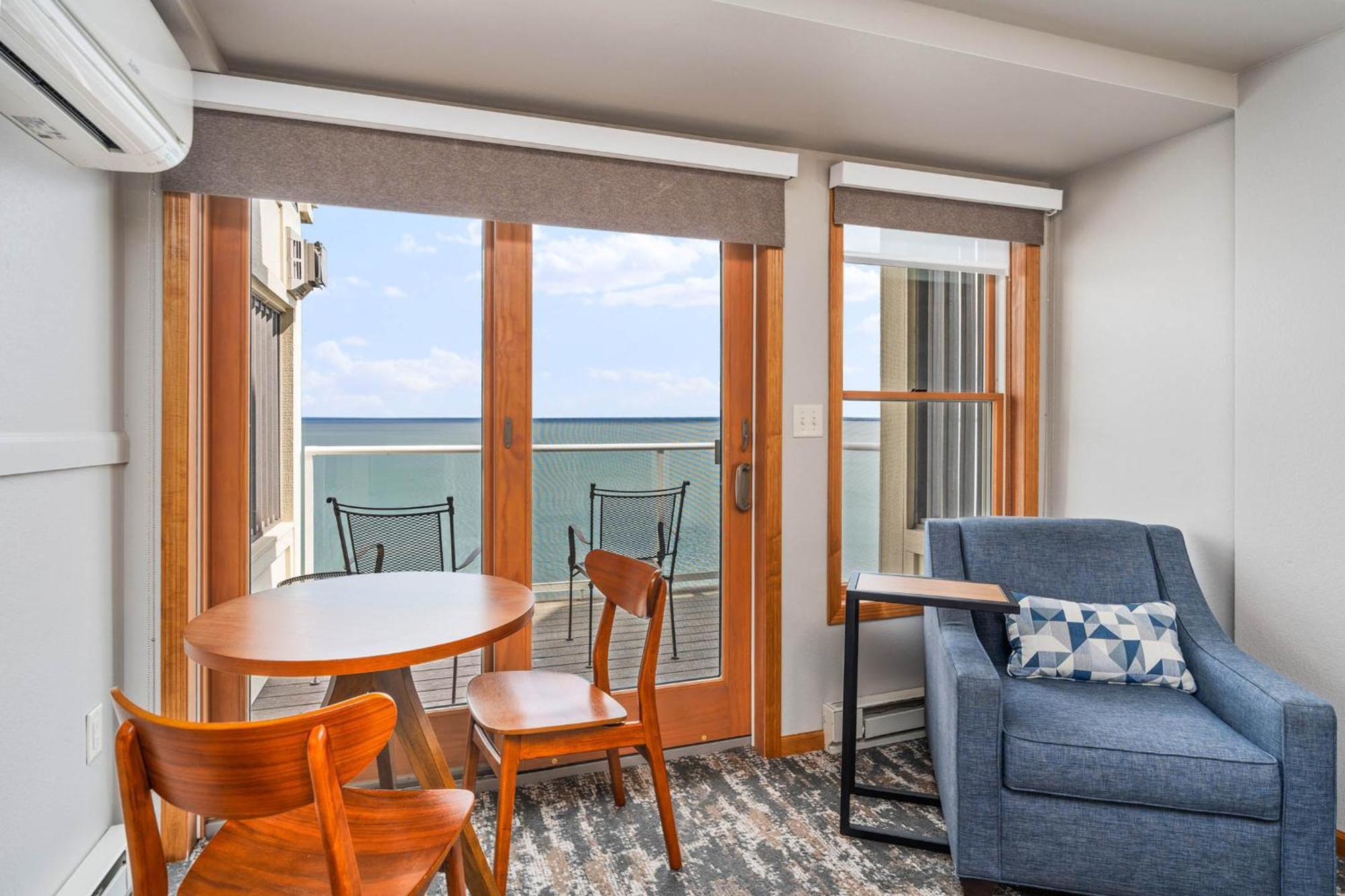 Beacon Pointe On Lake Superior Duluth Exterior photo